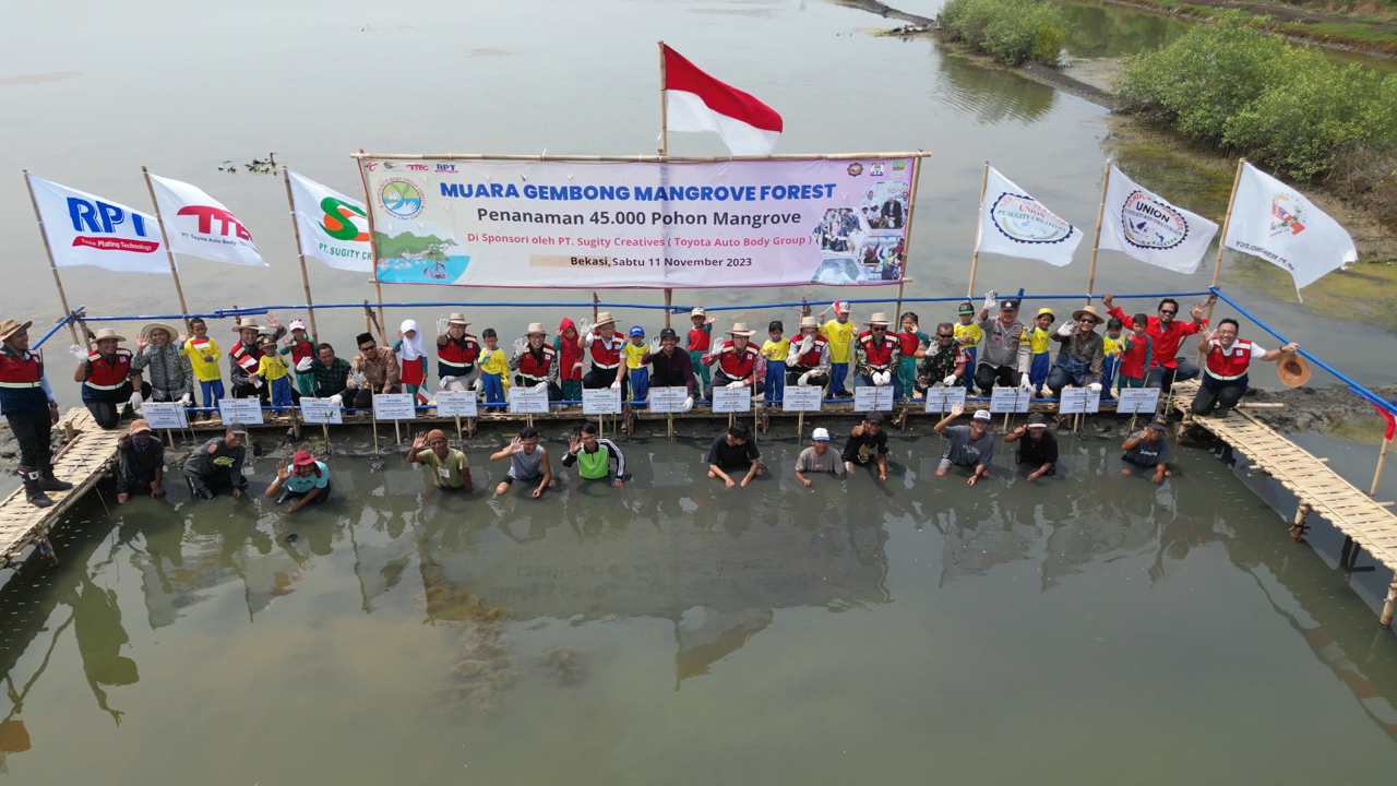 Penanaman mangrove 15.000 pohon, Donasi Buku Ehon ( cerita bergambar ) dan peralatan sekolah